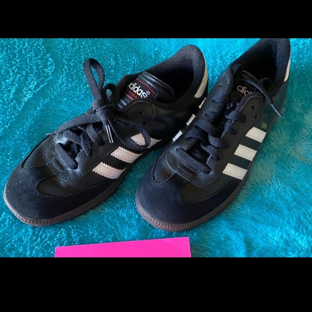Adidas classic cloud white & black sambas sneakers